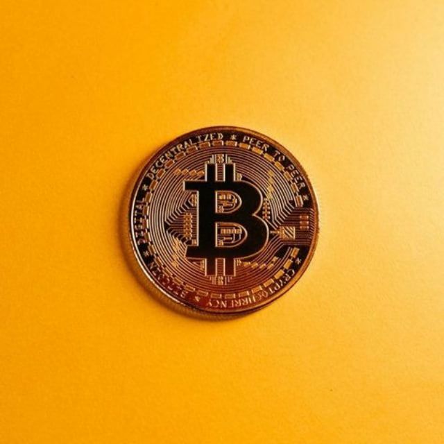 КриптоГид: Новости и Тренды Цифрового Будущего 🚀