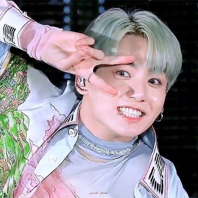 Гифки BTS🍒